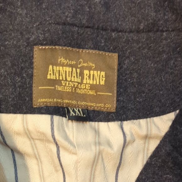 Black Wool Vest with Button Closure - Picture 4 of 8